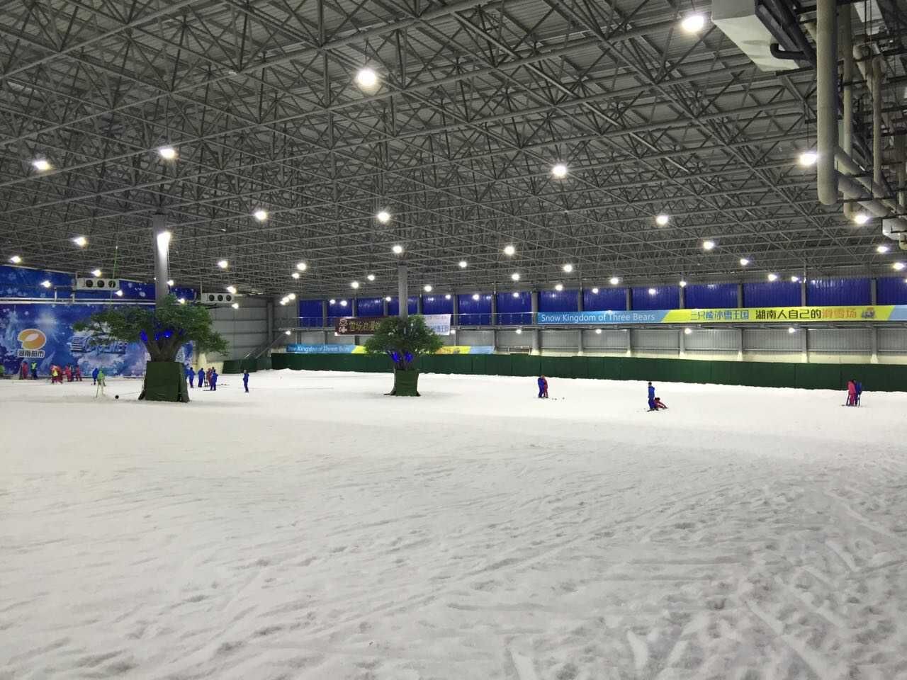 長沙三只熊滑雪場（長沙三只熊冰雪王國滑雪場）一日游直通車