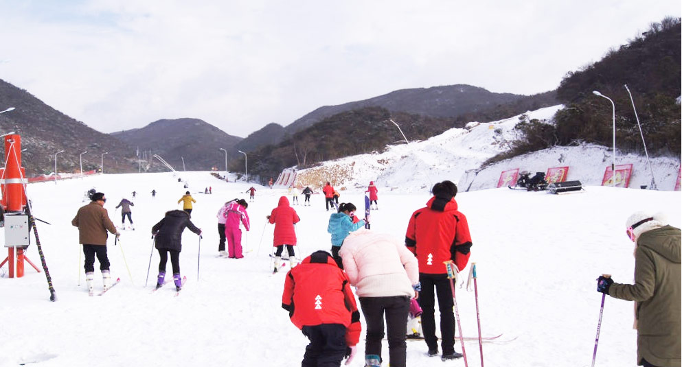長沙到瀏陽大圍山野外滑雪場-飛天溫泉2日游