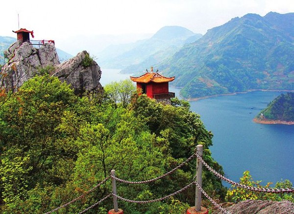 株洲/湘潭/長沙/岳陽出發到清江畫廊、三峽大瀑