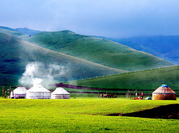 長沙到內(nèi)蒙古希拉穆仁草原-庫布其沙漠-呼和浩特雙飛4日游特價旅游