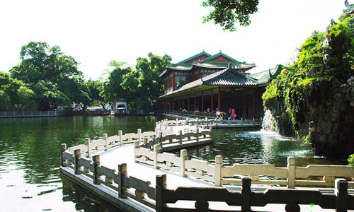 五月去廣東旅游哪里好玩-廣東：寶墨園玫瑰花開情愛濃，黃騰峽漂流歡樂季