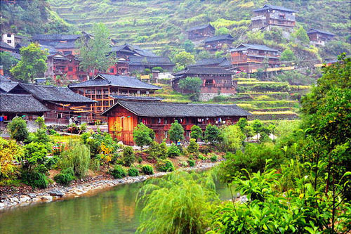 5月份去哪里旅游好-貴州百里杜鵑花似海 神秘黔東南尋世外桃源